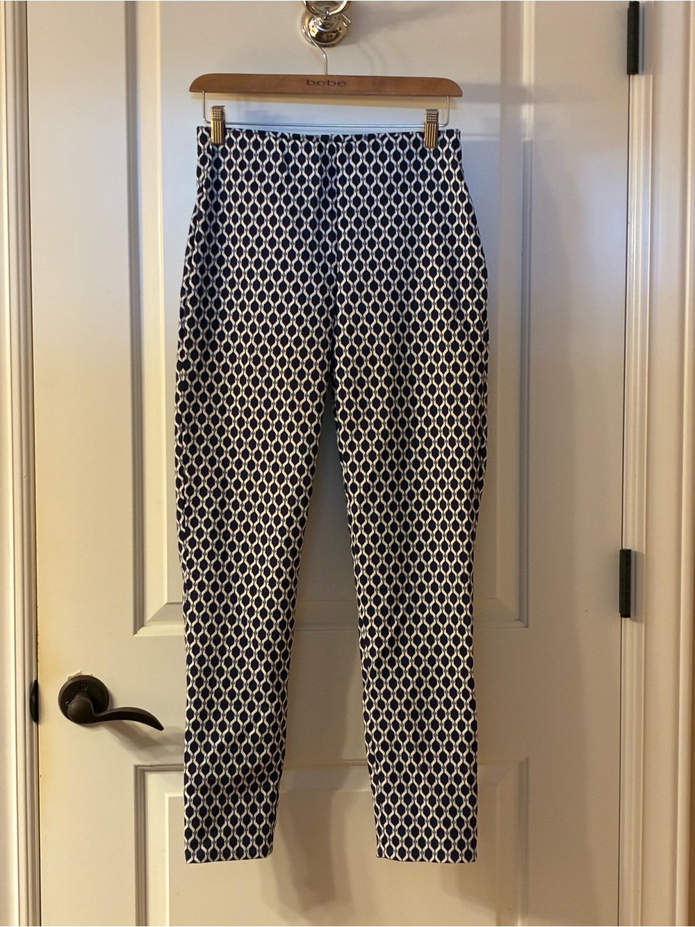 NWT Joseph Ribkoff navy and white slim fit pants. Size 4